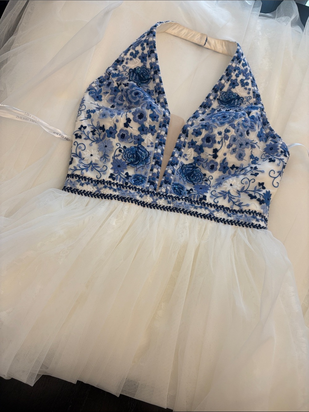 Blue and White Embroidered Halter Evening Dress - Picture 7 of 9